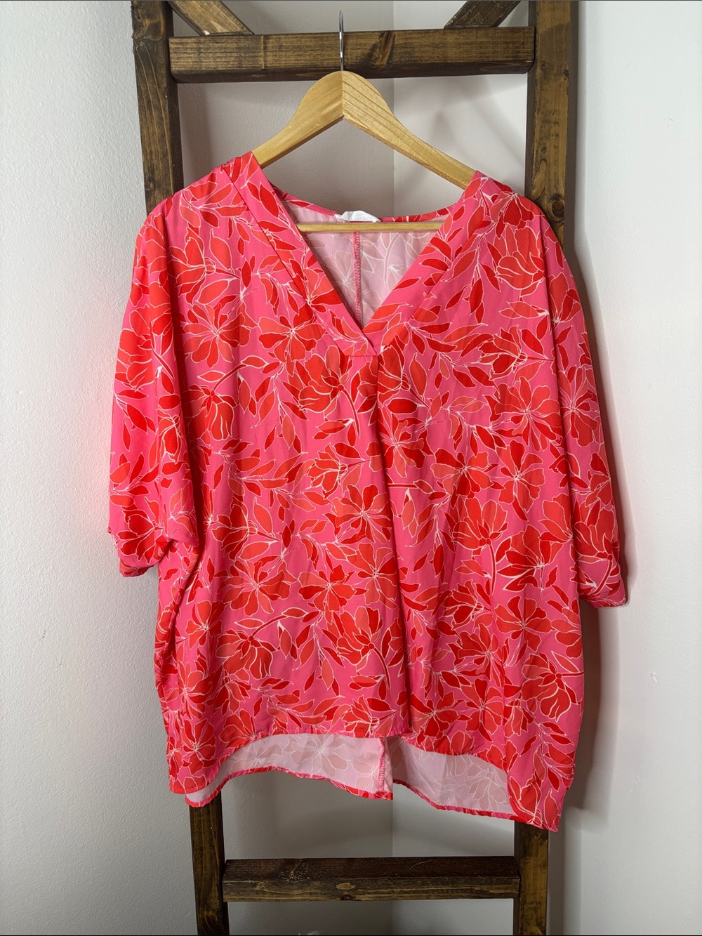 First Love Pink Red Floral V Neck 3/4 Sleeve High Low Blouse Size M